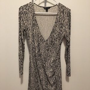 Banana Republic black and white stretch wrap dress